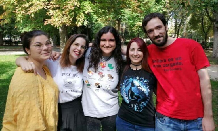Componentes del Escuadrón 42. De izda. a dcha.: Sandra Sanz, María Acebes, Carmen Sánchez, Irene Calle y Francisco Navarro